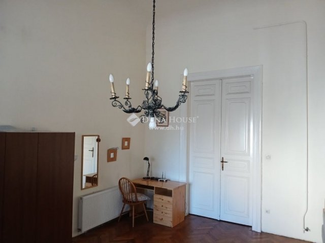 Eladó téglalakás, Budapesten, VI. kerületben 89.9 M Ft, 2 szobás