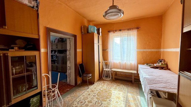 Eladó családi ház, Üllésen 37 M Ft, 3 szobás