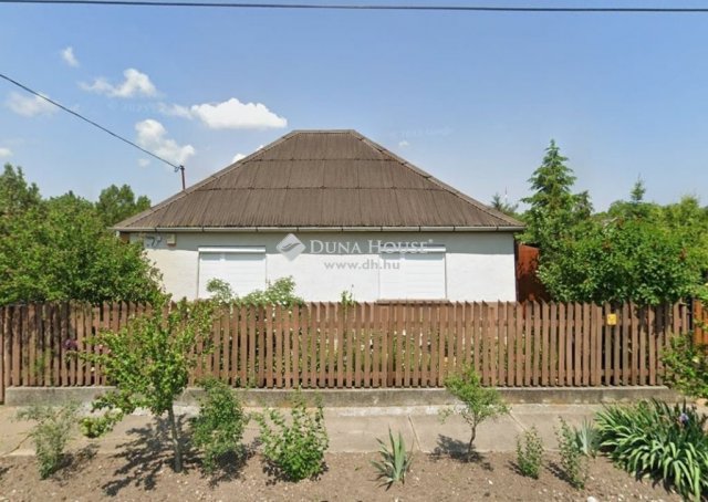 Eladó családi ház, Mezőzomboron 13 M Ft, 3 szobás