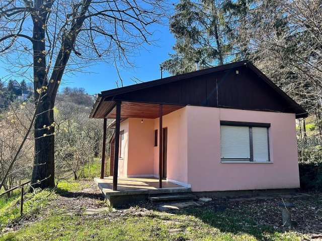 Eladó családi ház, Szentendrén 49.9 M Ft, 2 szobás