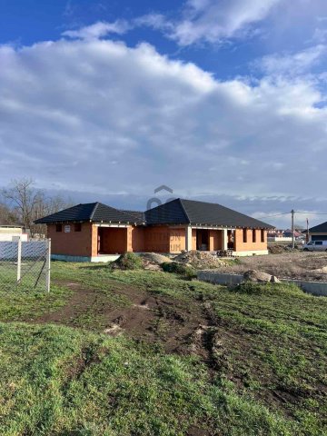 Eladó családi ház, Felsőzsolcán 35 M Ft, 3 szobás