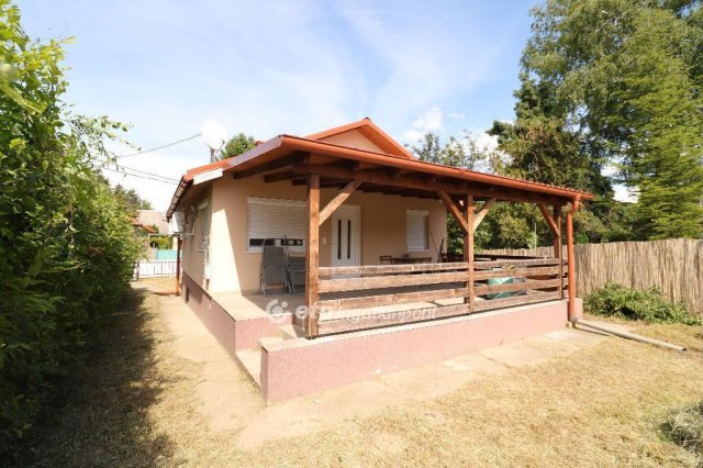 Eladó nyaraló, Ráckevén 49.9 M Ft, 3 szobás