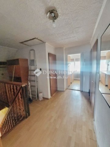 Eladó családi ház, Pomázon 89.5 M Ft, 3 szobás