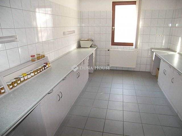 Eladó ipari ingatlan, Zalaegerszegen 460 M Ft