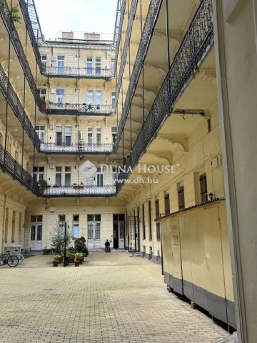 Eladó téglalakás, Budapesten, V. kerületben 189 M Ft, 3 szobás