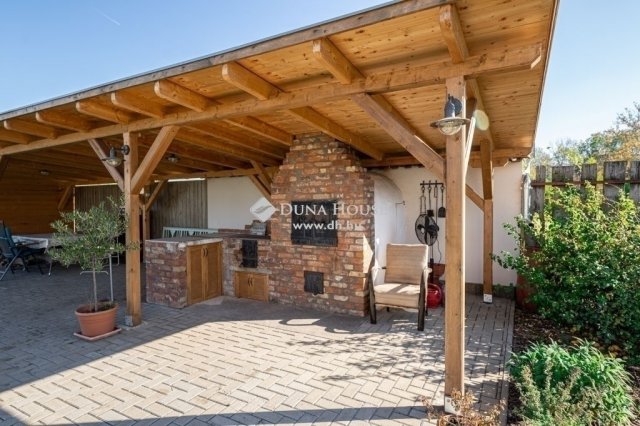 Eladó családi ház, Kecskeméten 185 M Ft, 7 szobás