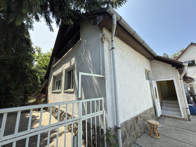 Eladó családi ház, Szentendrén 94.9 M Ft, 4 szobás