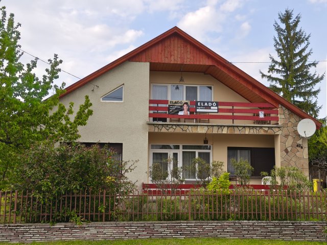 Eladó családi ház, Balatonmáriafürdőn 89 M Ft, 7 szobás
