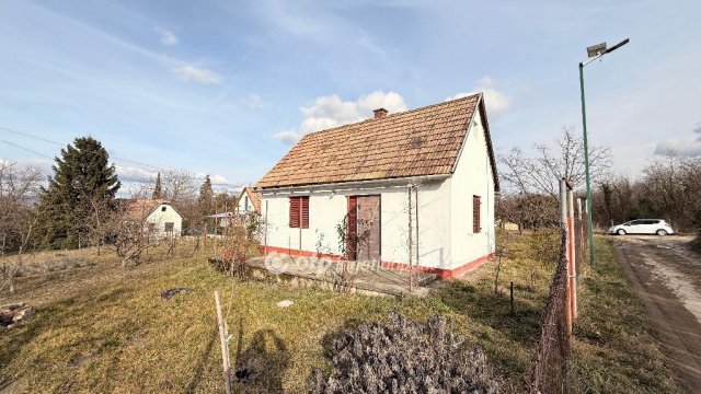 Eladó nyaraló, Pellérden 8.6 M Ft, 2 szobás
