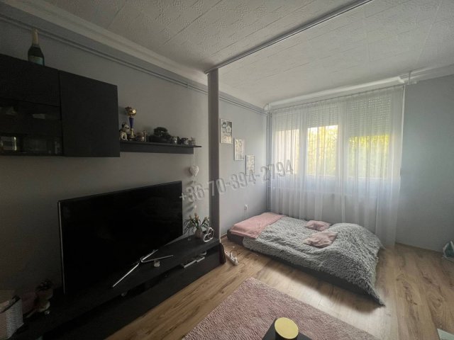 Eladó téglalakás, Tatabányán 39.99 M Ft, 2 szobás