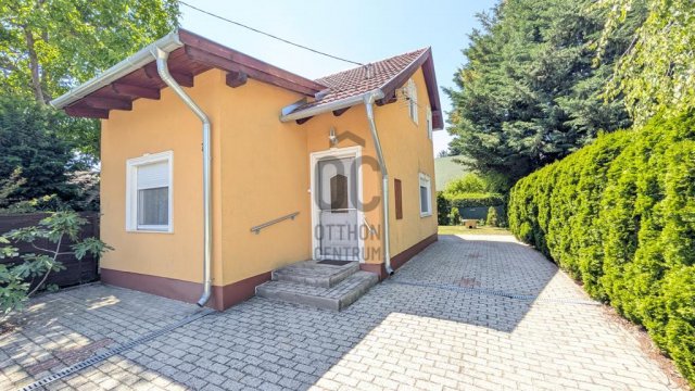 Eladó családi ház, Balatonkenesén 59.5 M Ft, 4 szobás