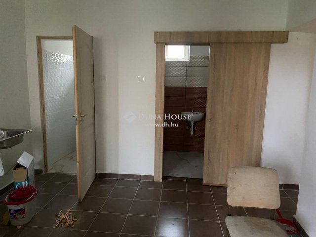 Eladó családi ház, Püspökladányban 30 M Ft, 4 szobás