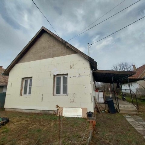 Eladó családi ház, Farmoson 32.5 M Ft, 4 szobás