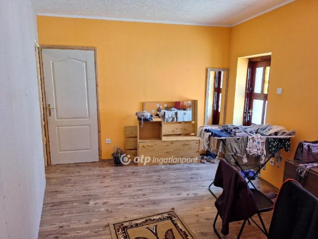 Eladó családi ház, Felsőörsön 69.99 M Ft, 3+1 szobás