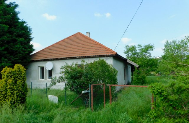 Eladó családi ház, Kápolnásnyéken, Kossuth Lajos úton