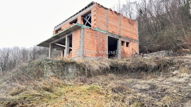 Eladó családi ház, Szentendrén 69 M Ft, 5 szobás