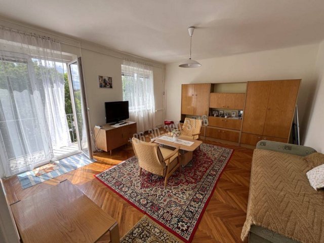 Eladó téglalakás, Dunaújvárosban 26 M Ft, 1 szobás