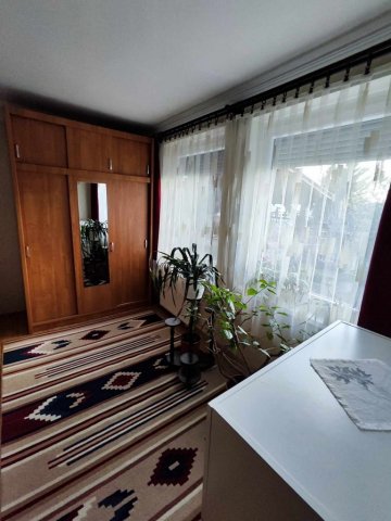Eladó családi ház, Pécsett 69.9 M Ft, 5 szobás