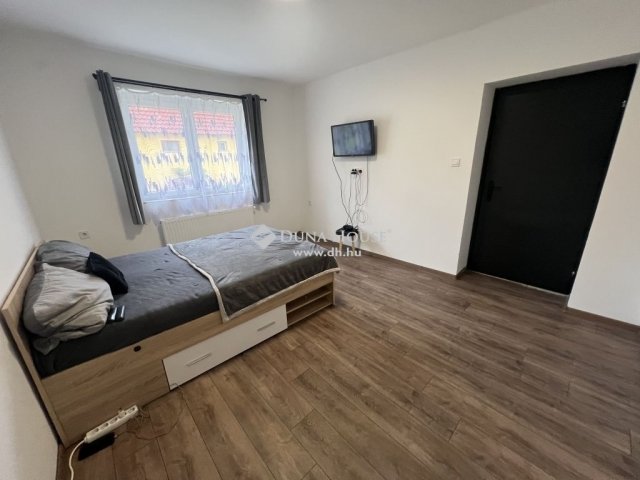 Eladó családi ház, Mohácson 51.9 M Ft, 4 szobás