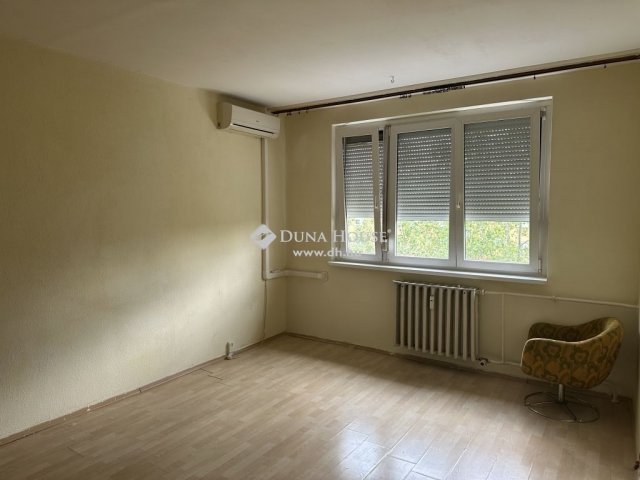 Eladó panellakás, Kecskeméten 35.7 M Ft, 2 szobás