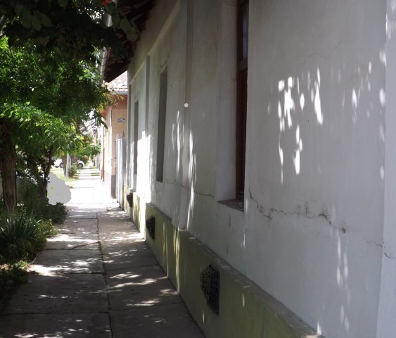 Eladó családi ház, Szarvason 22.5 M Ft, 2 szobás