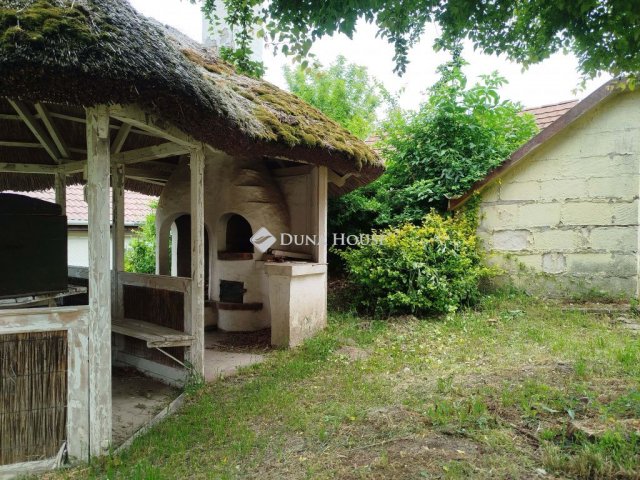 Eladó családi ház, Pázmándon 68 M Ft, 3 szobás