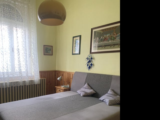 Eladó téglalakás, Tolnán 49.5 M Ft, 5 szobás