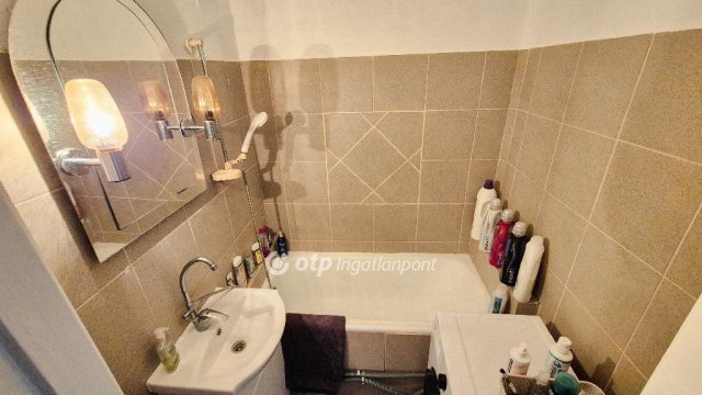 Eladó panellakás, Budapesten, XV. kerületben 78.9 M Ft