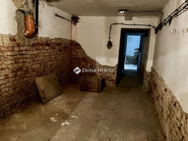 Eladó ipari ingatlan, Szombathelyen 5.5 M Ft / költözzbe.hu