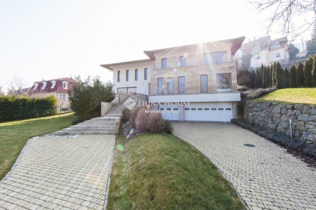 Eladó családi ház Budapest, III. kerület