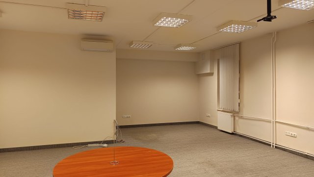 Kiadó iroda, Esztergomban 400 E Ft / hó, 5 szobás