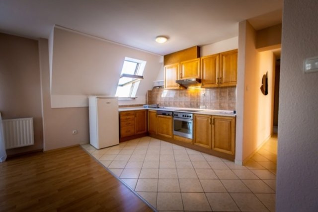 Eladó téglalakás, Székesfehérvárott 69 M Ft, 4 szobás