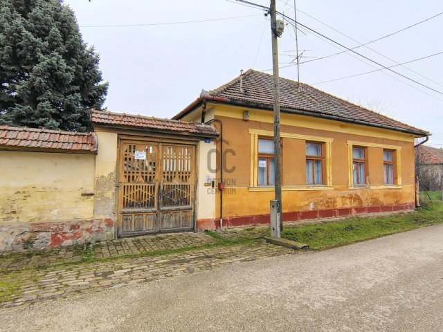 Eladó családi ház, Cegléden 37.5 M Ft, 4 szobás