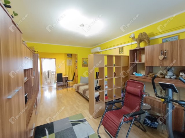 Eladó panellakás, Sopronban 45.9 M Ft, 2 szobás