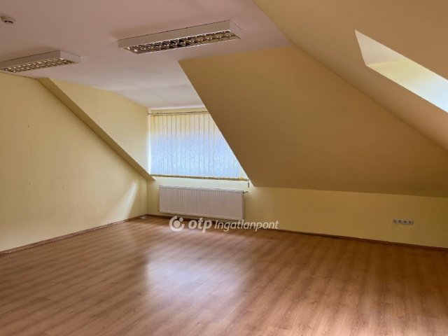 Kiadó iroda, Egerben 76 E Ft / hó / költözzbe.hu