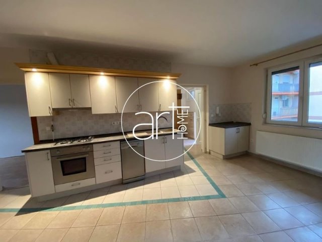 Kiadó téglalakás, albérlet, Szegeden 235 E Ft / hó, 3 szobás