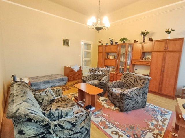 Eladó téglalakás, Budapesten, VI. kerületben 74.99 M Ft