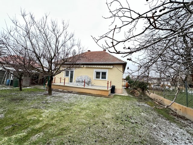 Kiadó családi ház, albérlet, Kecskeméten 800 E Ft / hó