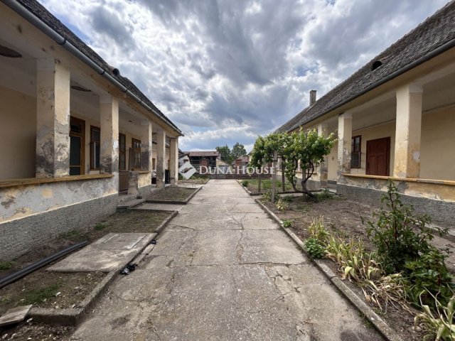Eladó családi ház, Vaskúton 9.5 M Ft, 5 szobás