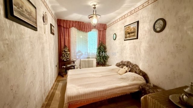 Eladó téglalakás, Szegeden 48 M Ft, 2 szobás