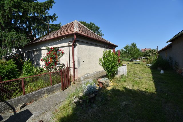 Eladó családi ház, Szarvasgedén 15.99 M Ft, 2 szobás