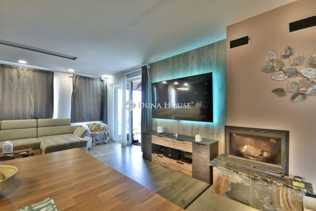 Eladó családi ház, Budakalászon, Szentendrei úton 290 M Ft