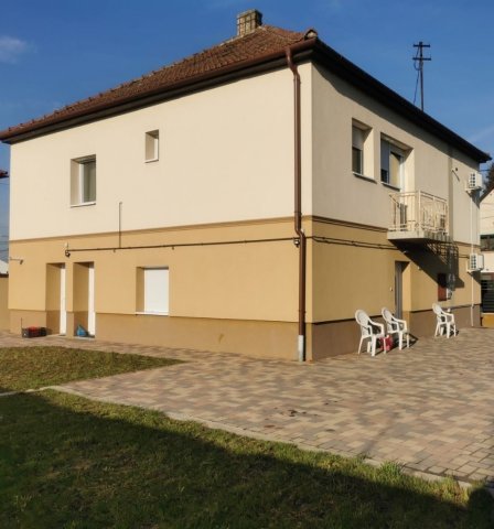 Eladó családi ház, Adonyban 79.9 M Ft, 4+1 szobás