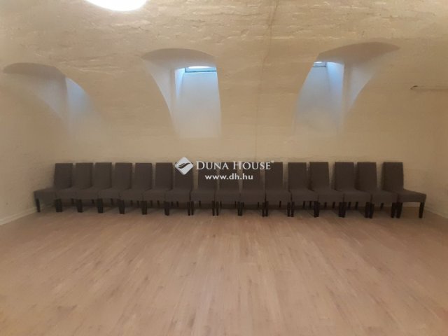 Eladó iroda, Budapesten, V. kerületben 65 M Ft