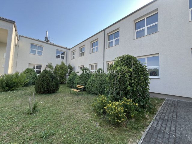 Eladó iroda, Pécsett 385 M Ft / költözzbe.hu