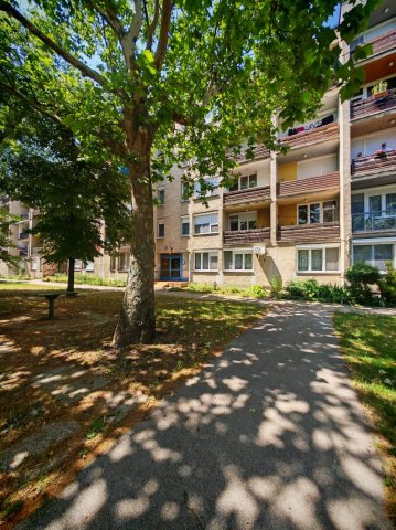 Eladó téglalakás, Tatabányán 32.9 M Ft, 2 szobás
