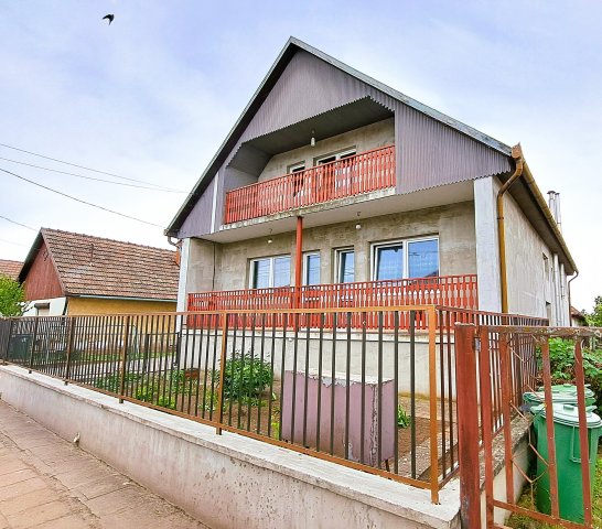 Eladó családi ház, Zsámbokon 62.9 M Ft, 5 szobás