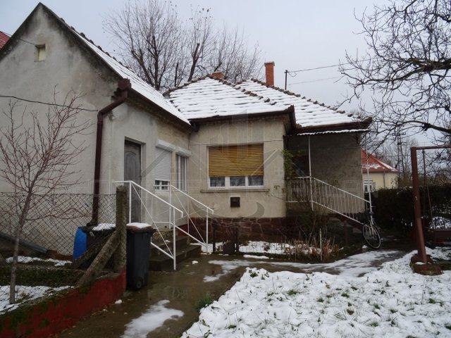 Eladó családi ház, Győrött 49.9 M Ft, 3 szobás