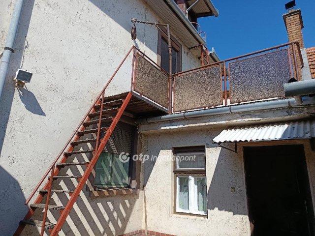 Eladó családi ház, Békéscsabán 54.9 M Ft, 3+1 szobás