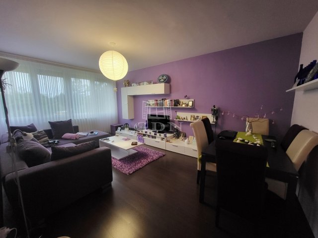 Eladó téglalakás, Szombathelyen 42 M Ft, 2 szobás